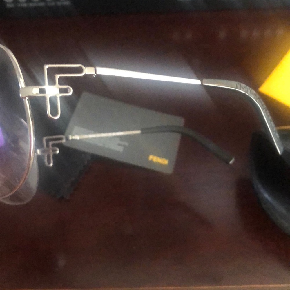 Sunglasses - Picture 7 of 8